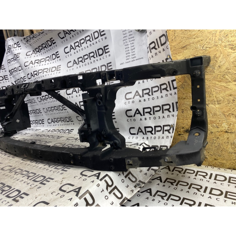 Телевизор (передняя часть кузова) (наружные элементы кузова) Land Rover Discovery 3 din500016