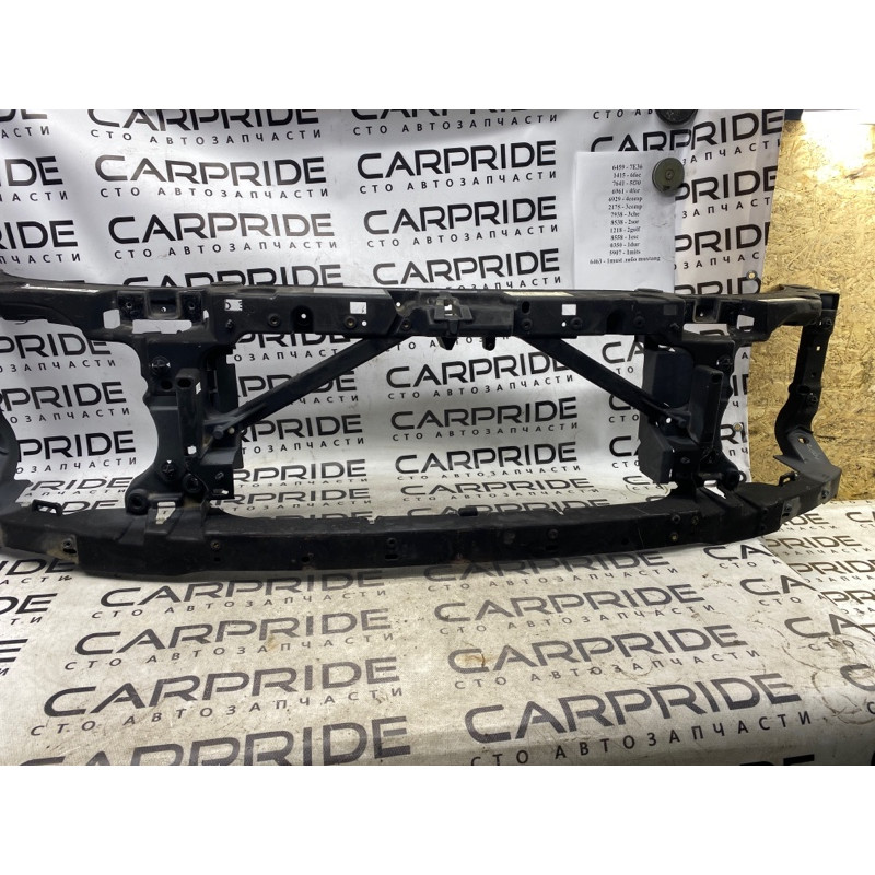 Телевизор (передняя часть кузова) (наружные элементы кузова) Land Rover Discovery 3 din500016