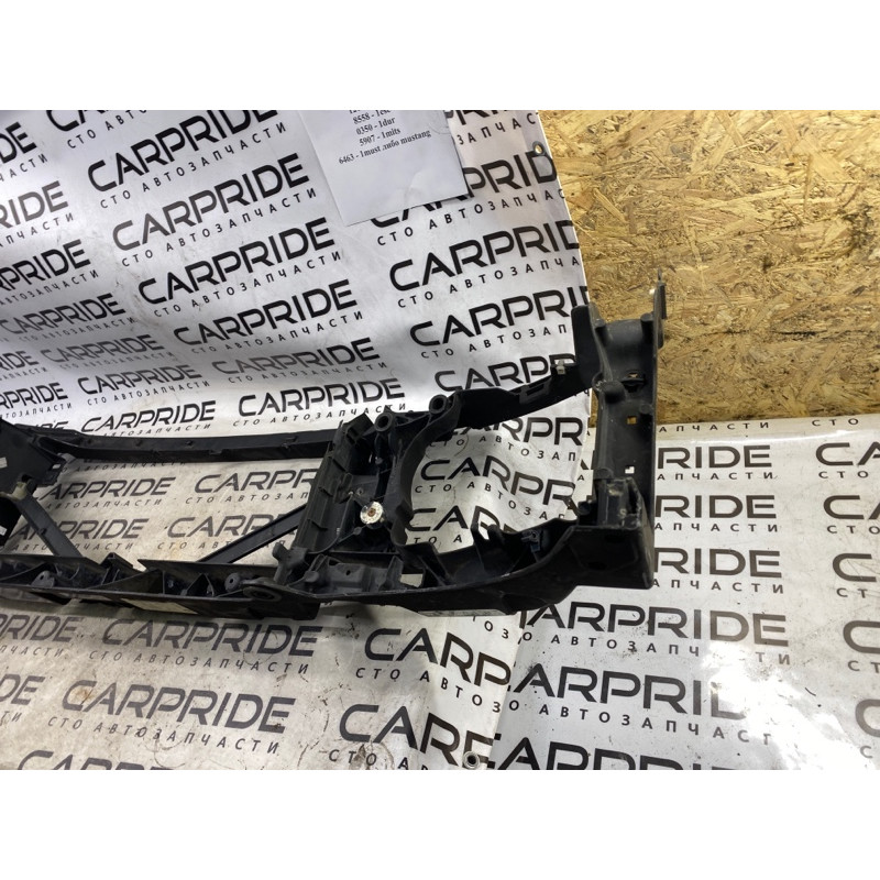 Телевизор (передняя часть кузова) (наружные элементы кузова) Land Rover Discovery 3 din500016