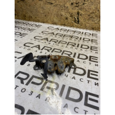 Замок капота