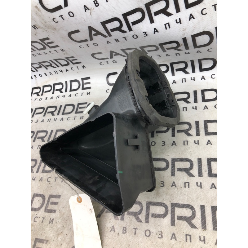 Повітрозабірник (подача палива) Audi Q7 4L 7l0819049