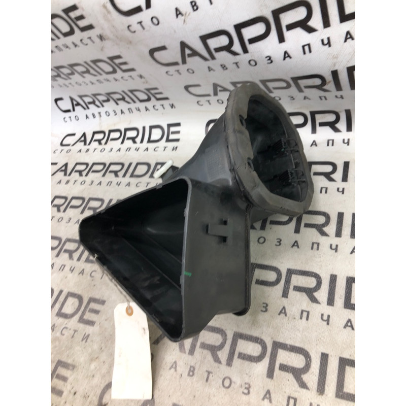 Повітрозабірник (подача палива) Audi Q7 4L 7l0819049