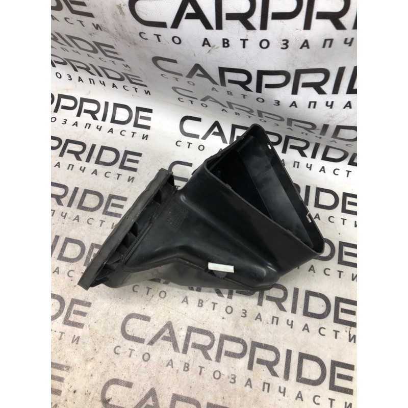 Повітрозабірник (подача палива) Audi Q7 4L 7l0819049