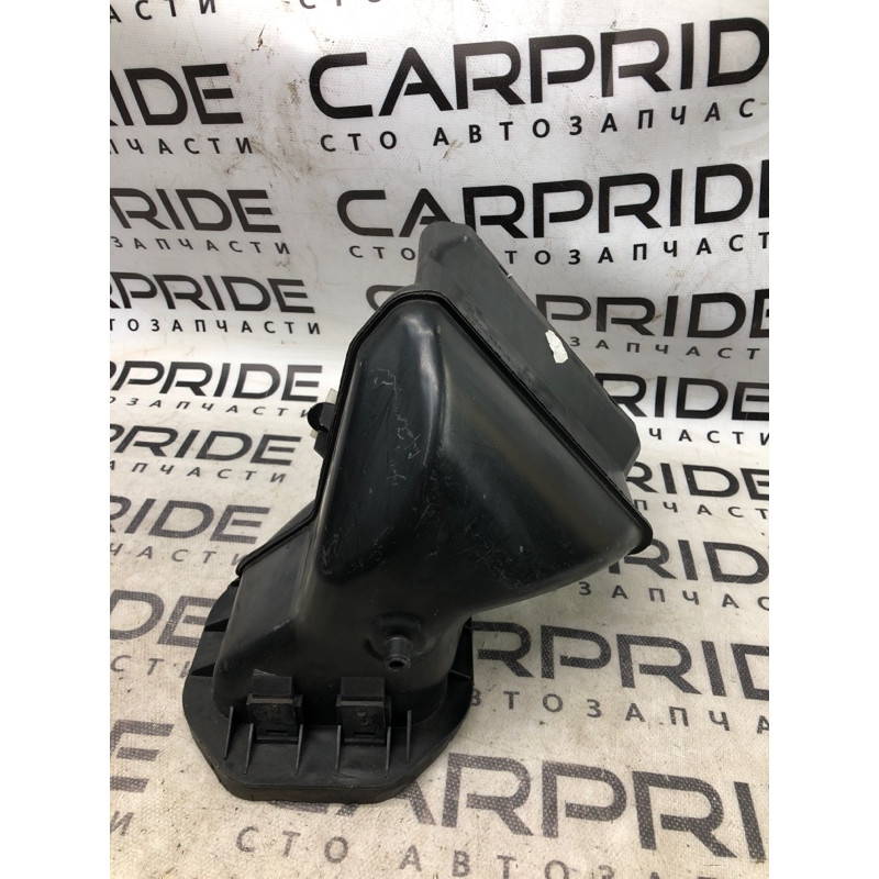 Повітрозабірник (подача палива) Audi Q7 4L 7l0819049