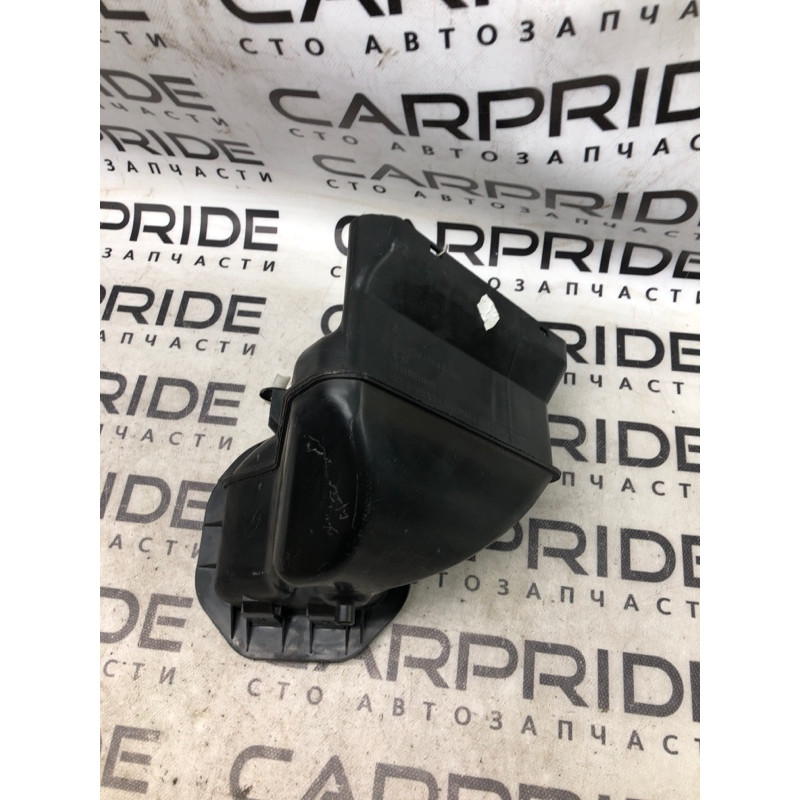 Повітрозабірник (подача палива) Audi Q7 4L 7l0819049