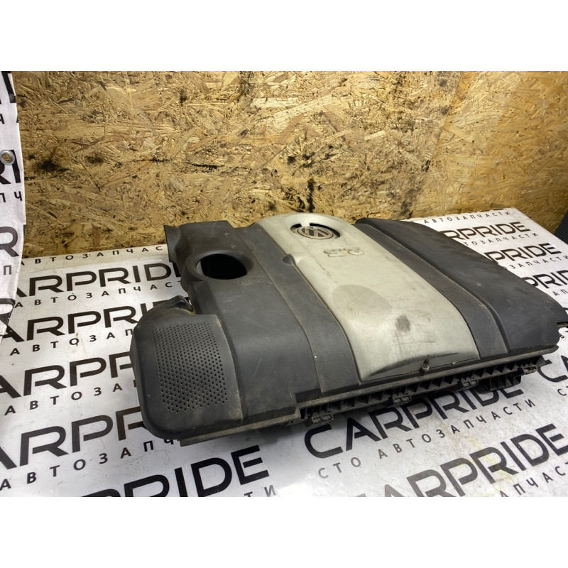 Корпус воздушного фильтра (впускная система) Volkswagen Golf 1K 2.5 07K129607E