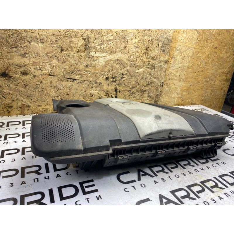 Корпус воздушного фильтра (впускная система) Volkswagen Golf 1K 2.5 07K129607E