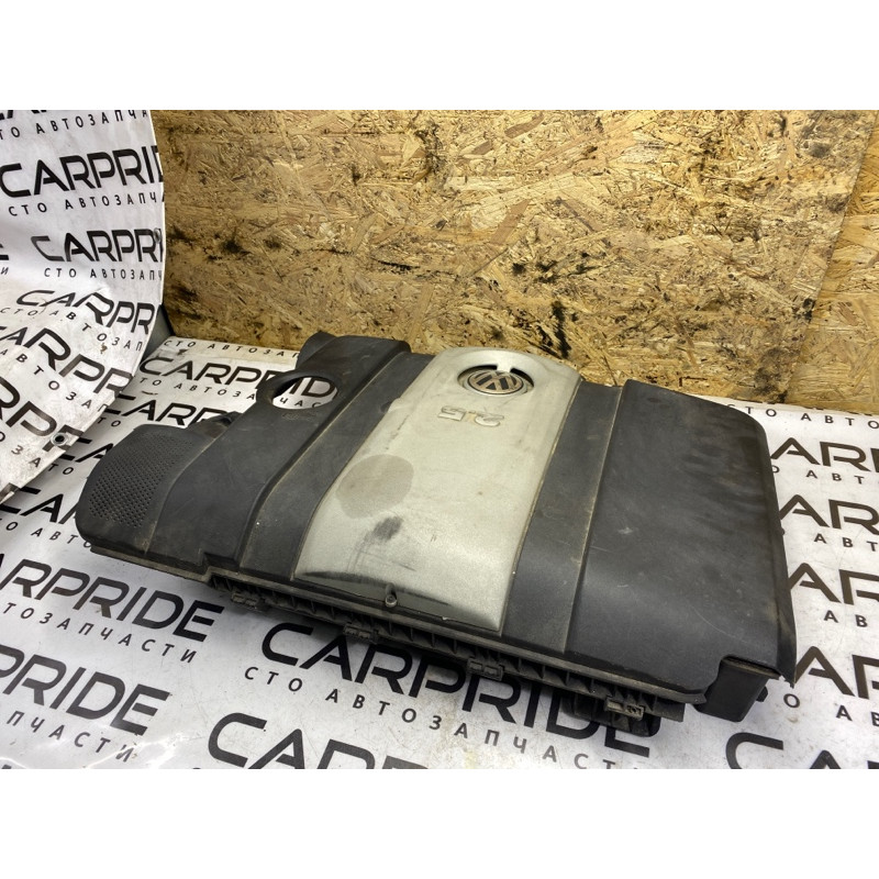 Корпус воздушного фильтра (впускная система) Volkswagen Golf 1K 2.5 07K129607E