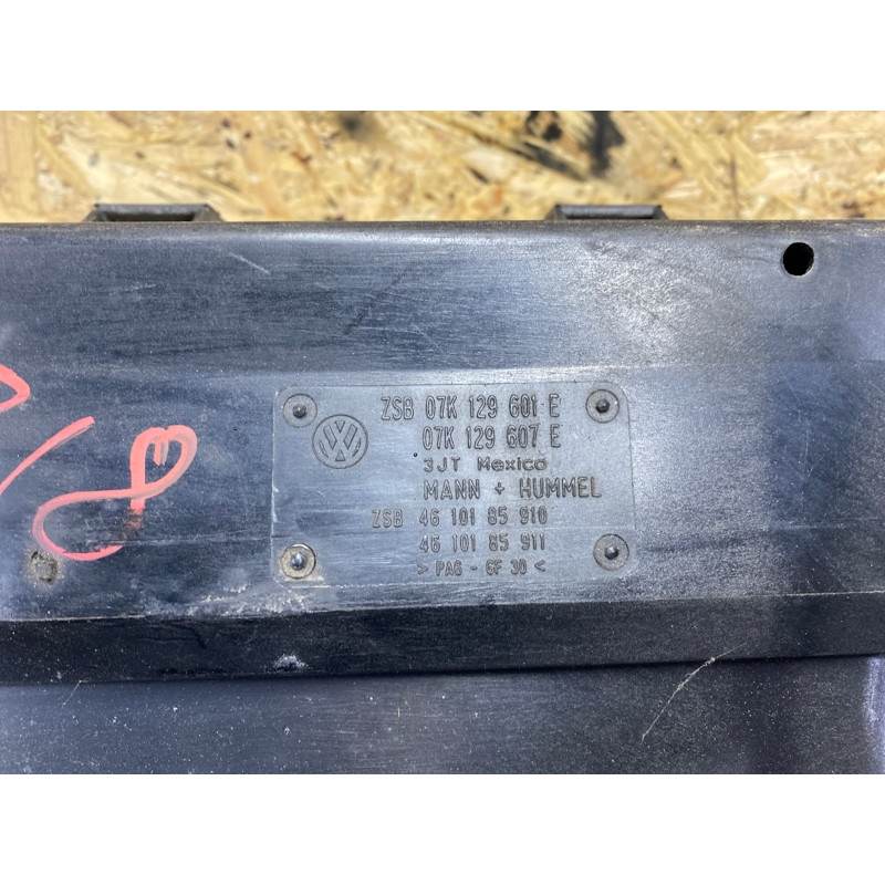 Корпус воздушного фильтра (впускная система) Volkswagen Golf 1K 2.5 07K129607E