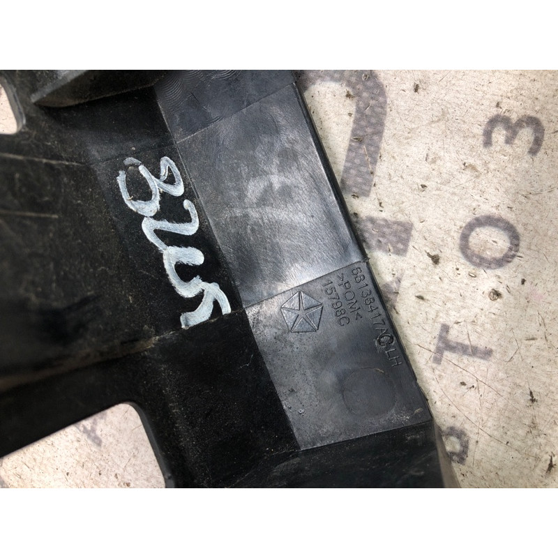 Крепление бампера (кузов и элементы) Jeep Cherokee Trailhawk 2014 2.4 68138417ac