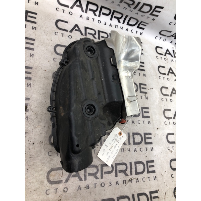 Корпус воздушного фильтра (впускная система) Bmw 7-series F01 13717577467