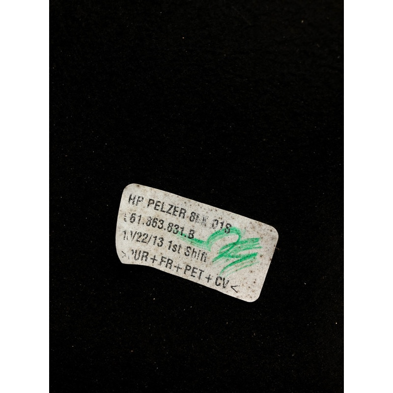 Шумоизоляция капота (кузов и элементы) Volkswagen Passat B7 2014 1.8 561863831b