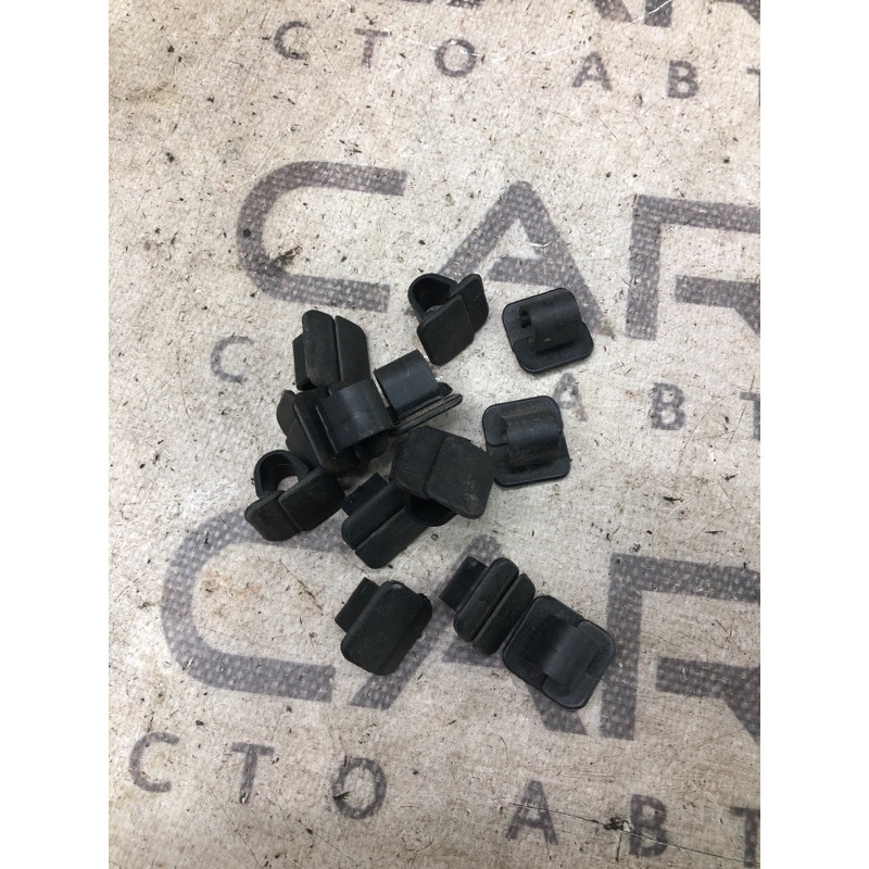 Шумоизоляция капота (кузов и элементы) Volkswagen Passat B7 2014 1.8 561863831b