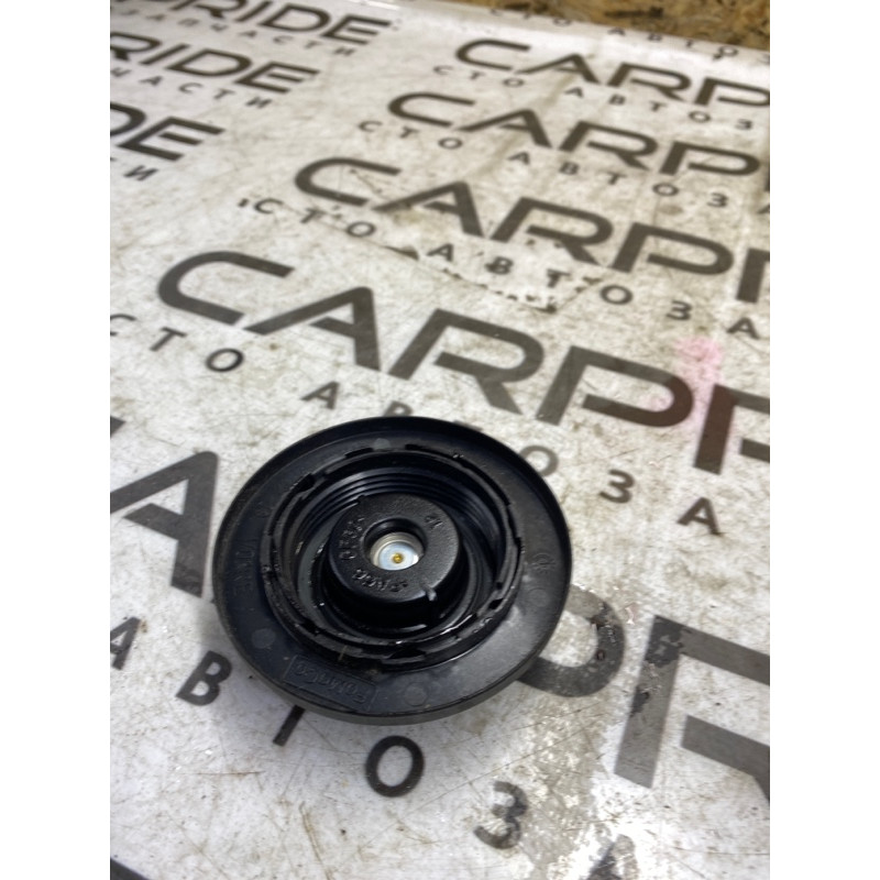 Крышка расширительного бачка (система охлаждения) Land Rover Discovery 3 9c348101aa