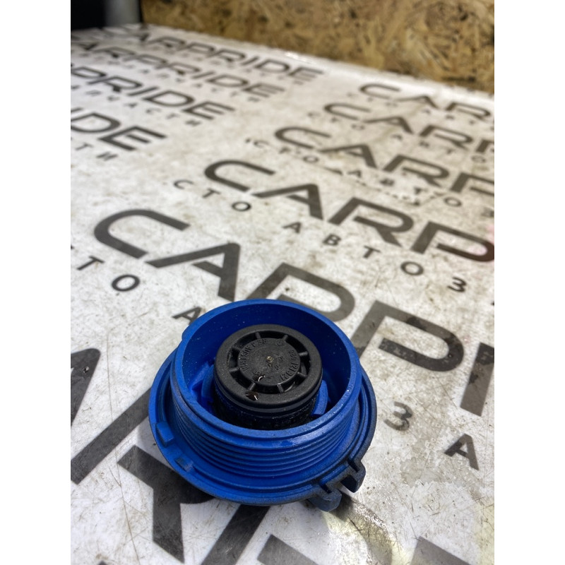 Крышка расширительного бачка (система охлаждения) Volkswagen Passat B7 3b0121321