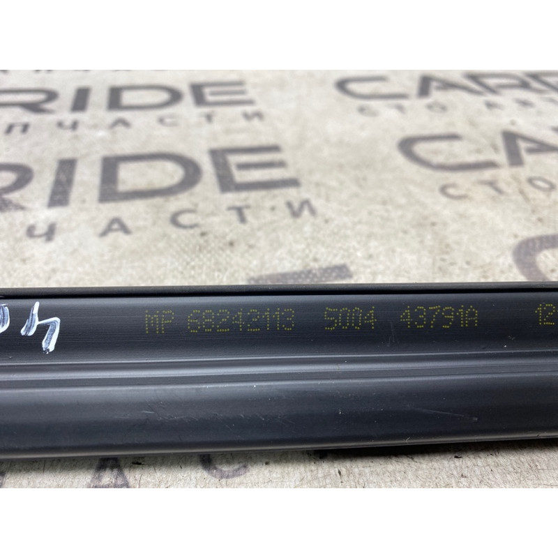 Молдинг стекла внутренний (наружные элементы кузова) Jeep Compass MP 2018 2.4 68242113AA