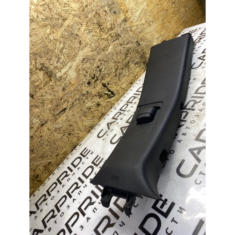 Обшивка стойки центральная (салон) Dodge Durango WD 2015 5.7 HEMi 01540110blr