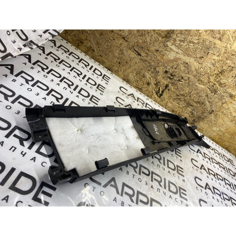 Обшивка стойки центральная (салон) Dodge Durango WD 2015 5.7 HEMi 01540110blr