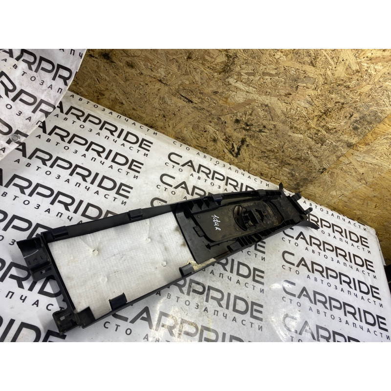 Обшивка стойки центральная (салон) Dodge Durango WD 2015 5.7 HEMi 01540110blr