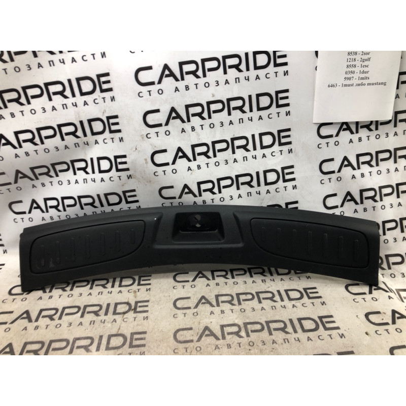 Накладка замка крышки багажника (салон) Dodge Durango WD 2015 5.7 HEMi 1GW67DX9AC