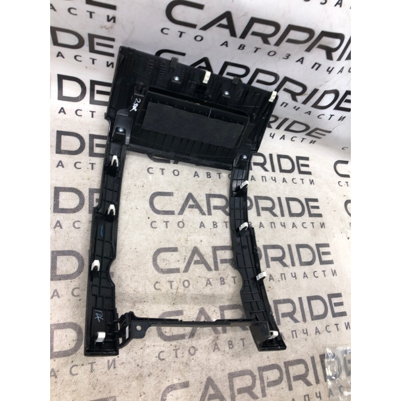 Рамка магнитофона (салон) KIA Sorento UM 2013 2.4 847401U000CA