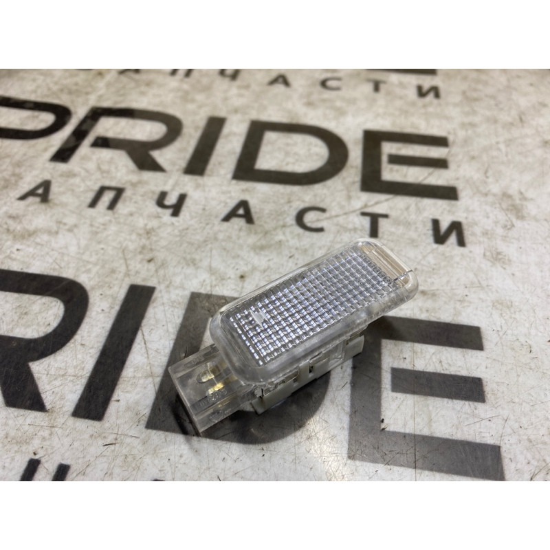 Плафон салона (салон) Audi A4 B8 8d0947415