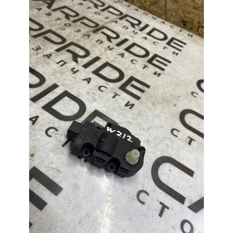 Привод заслонки отопителя (отопление и кондиционирование) Mercedes-Benz E-class W212 412650750