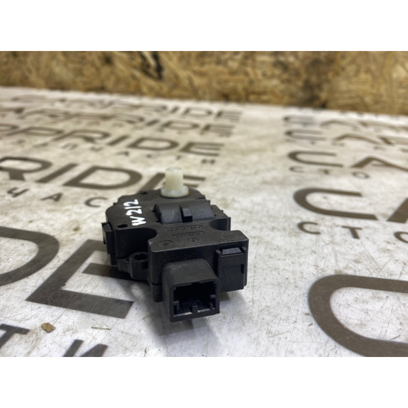 Привод заслонки отопителя (отопление и кондиционирование) Mercedes-Benz E-class W212 412650750