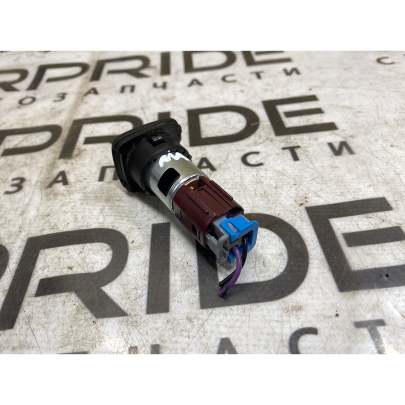 Прикуриватель (электрика) Chevrolet Malibu 9 25774623