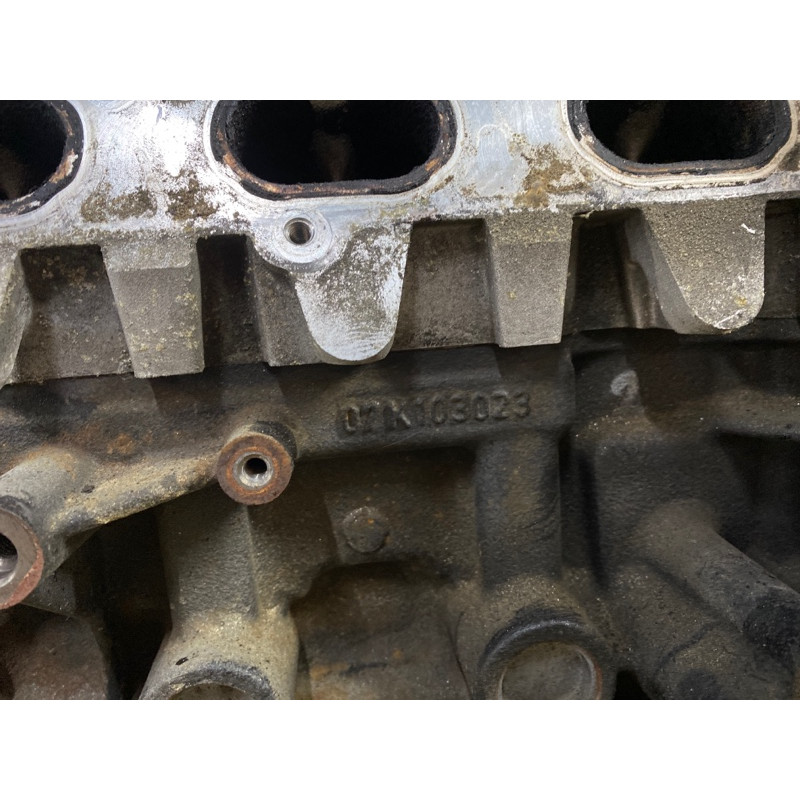 Двигатель (двигатель и элементы) Volkswagen Golf 1K 2.5 07k103023