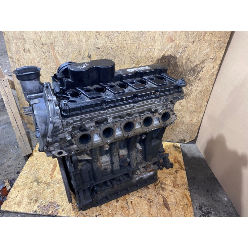 Двигатель (двигатель и элементы) Volkswagen Golf 1K 2.5 07k103023