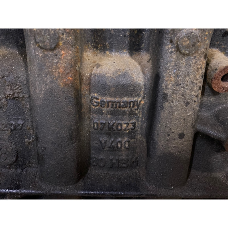 Двигатель (двигатель и элементы) Volkswagen Golf 1K 2.5 07k103023