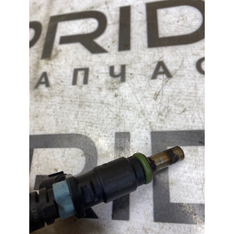 Форсунка топливная (топливная система) Volkswagen Golf 1K 2.5 07k906031c