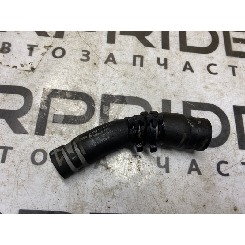 Патрубок (система охлаждения) Volkswagen Golf 1K 2.5 1k0121058ac