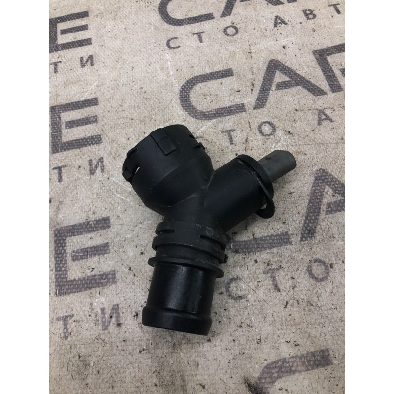 Фланец (система охлаждения) Volkswagen Golf 1K 2.5 1k0122291ae