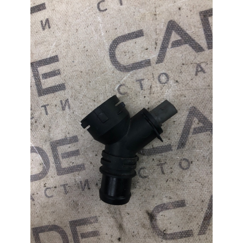 Фланец (система охлаждения) Volkswagen Golf 1K 2.5 1k0122291ae