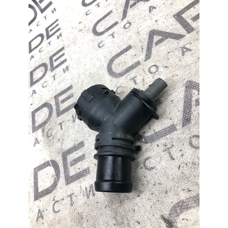 Фланец (система охлаждения) Volkswagen Golf 1K 2.5 1k0122291ae