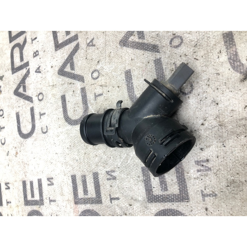 Фланец (система охлаждения) Volkswagen Golf 1K 2.5 1k0122291ae