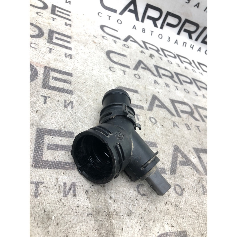 Фланец (система охлаждения) Volkswagen Golf 1K 2.5 1k0122291ae