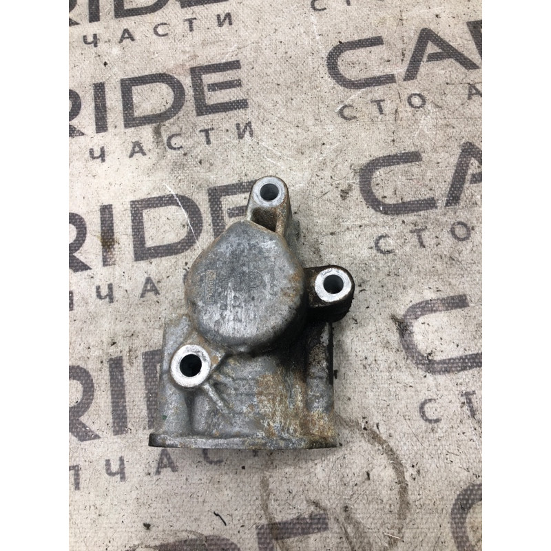 Кронштейн ТНВД (кронштейны двигателя) FORD Focus MK3 2013 2.0 cm5e9b374ee