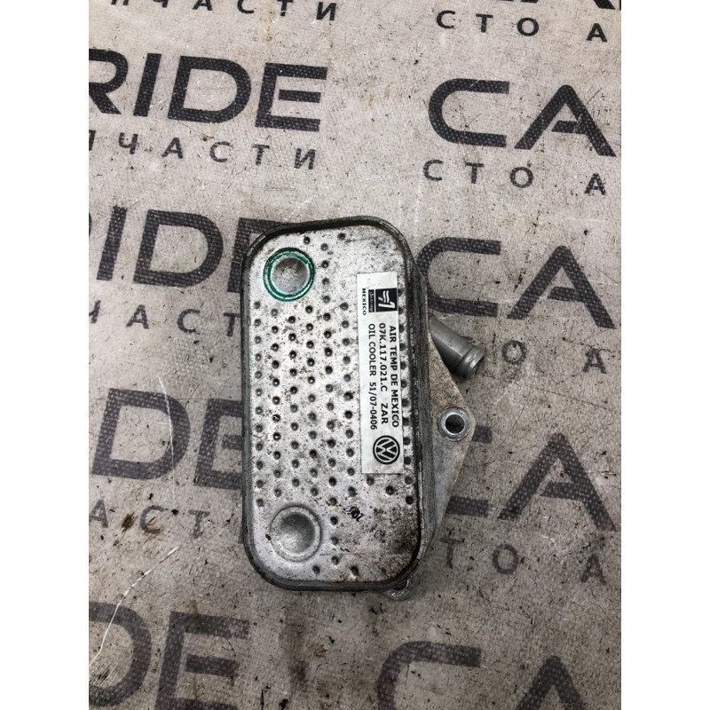 Теплообменник масляного фильтра (двигатель и элементы) Volkswagen Golf 1K 2.5 07k117021c