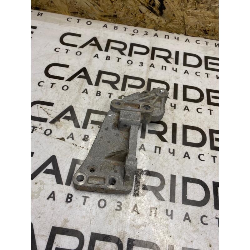 Кронштейн генератора (кронштейны двигателя) Jeep Compass MP 2018 2.4 04627154ac