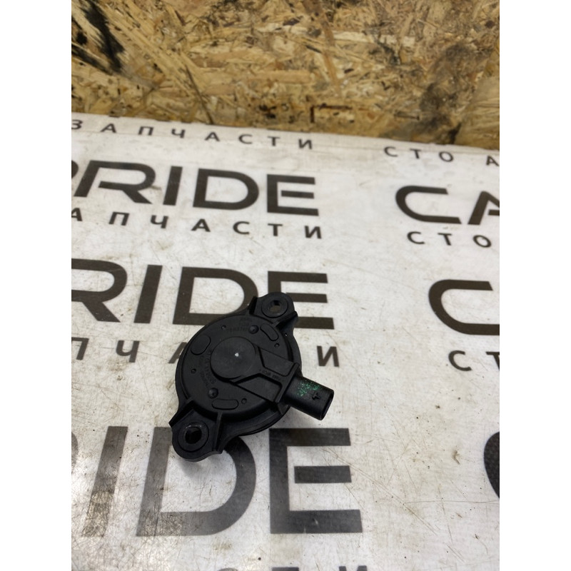 Клапан фазорегулятора (електрика двигуна) BMW 3-series F30 2014 N20B20 11367593719