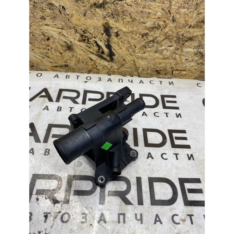 Фланец (система охлаждения) Ford Fusion MK5 2.5 6s4g8k556aa