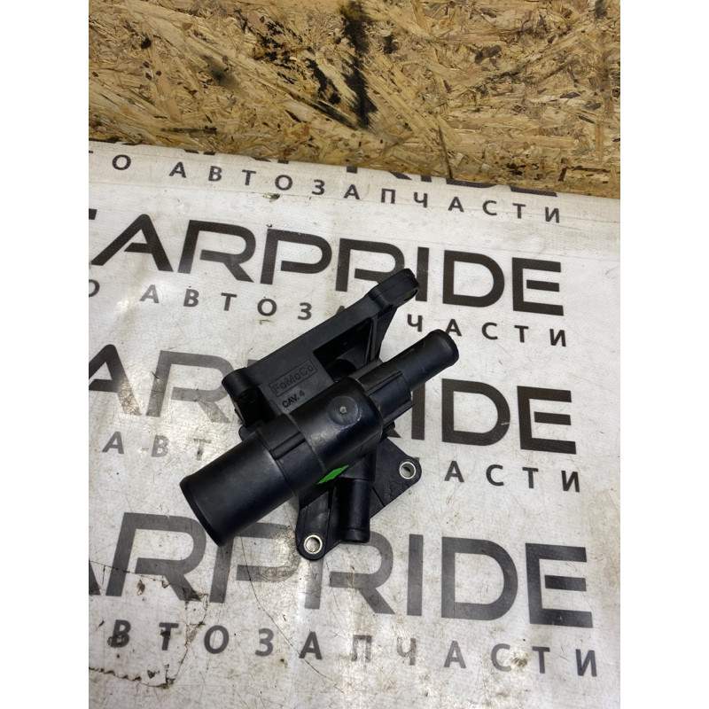 Фланец (система охлаждения) Ford Fusion MK5 2.5 6s4g8k556aa