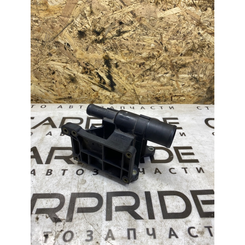 Фланец (система охлаждения) Ford Fusion MK5 2.5 6s4g8k556aa