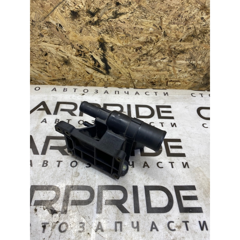 Фланец (система охлаждения) Ford Fusion MK5 2.5 6s4g8k556aa