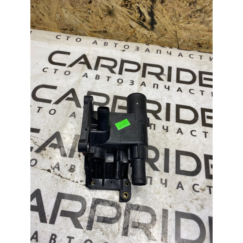 Фланец (система охлаждения) Ford Fusion MK5 2.5 6s4g8k556aa