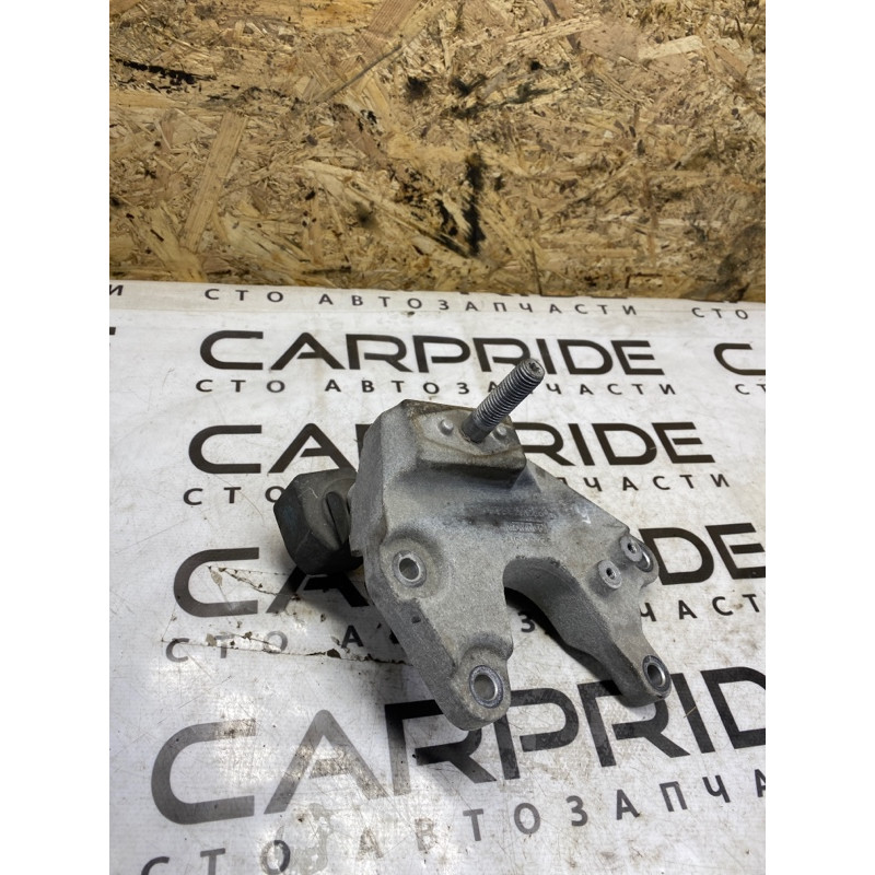 Кронштейн подушки двигателя (кронштейны двигателя) Ford Fusion MK5 2.5 dg937m125ad