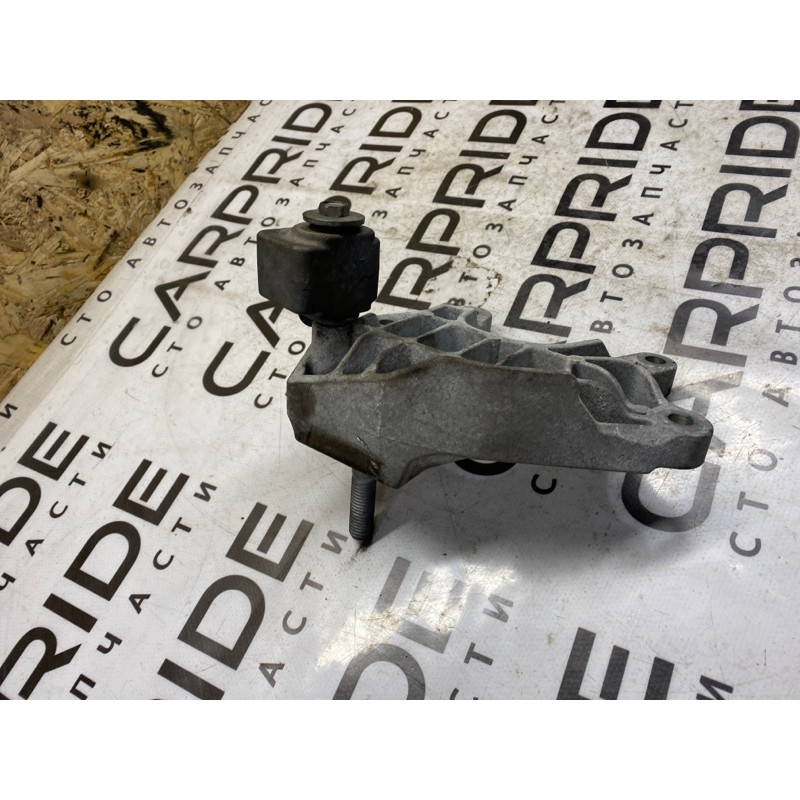 Кронштейн подушки двигателя (кронштейны двигателя) Ford Fusion MK5 2.5 dg937m125ad